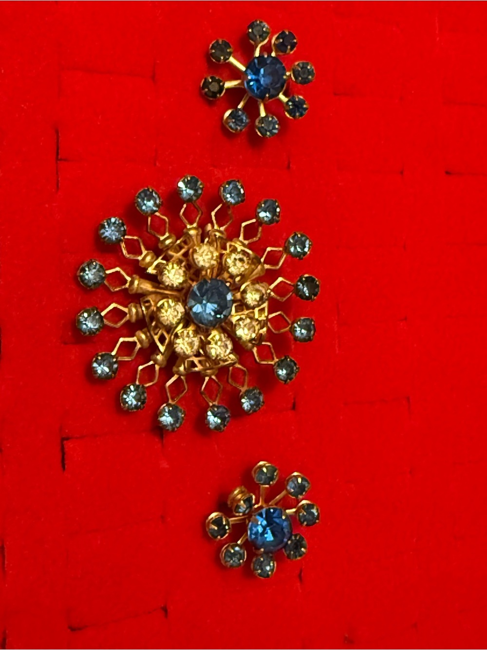 Vintage Judy Lee sunburst brooch earrings set rhinestone